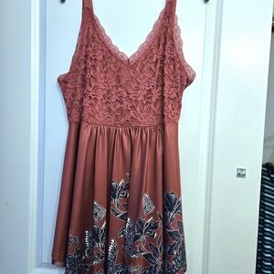 Rust Lace Bodice Floral Hem Top... Could Be Maternity